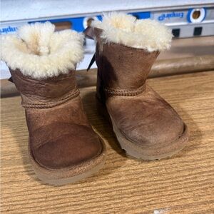 UGG Toddler Bailey bow boots size 7